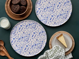 Hermia Juego de Platos de Servicio Spring Garden, 6 Piezas, Azul y Blanco